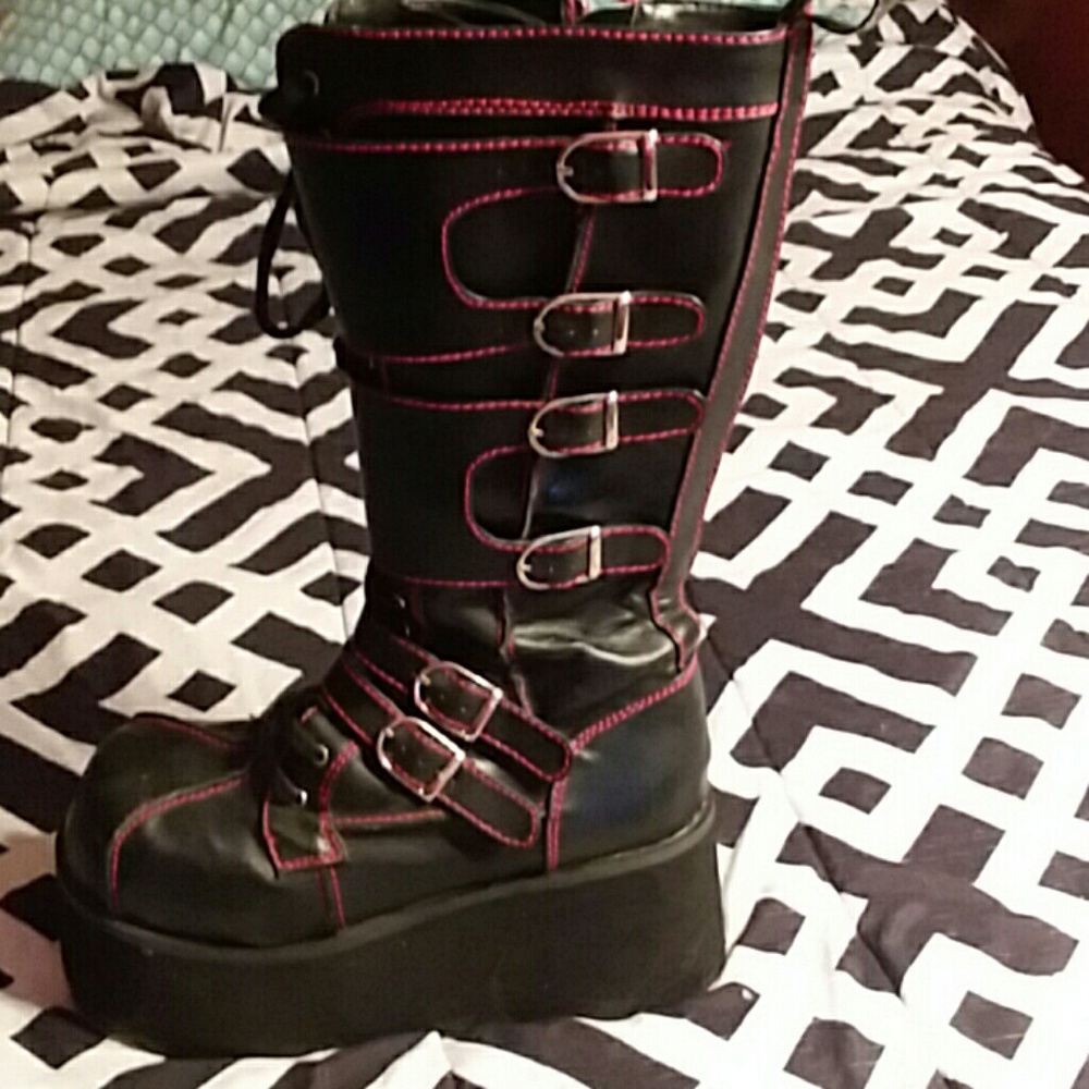 demonia boots